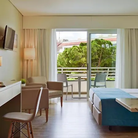 Aqualuz One Bedroom Pool View Daire