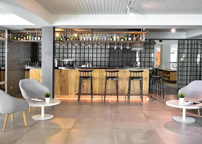 Aqualuz One Bedroom Pool View *